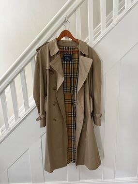 Burberry Beige Trench Coat with Classic Check Lining